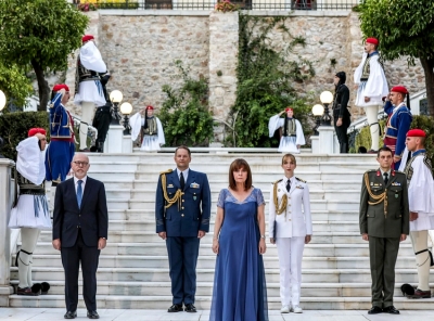 &Delta;&epsilon;&xi;ί&omega;&sigma;&eta; &sigma;&tau;&omicron; &pi;&rho;&omicron;&epsilon;&delta;&rho;&iota;&kappa;ό &mu;έ&gamma;&alpha;&rho;&omicron;: &Tau;&alpha; &pi;&omicron;&lambda;&iota;&tau;&iota;&kappa;ά &pi;&eta;&gamma;&alpha;&delta;ά&kappa;&iota;&alpha;, &omicron;&iota; &kappa;&alpha;&lambda;&epsilon;&sigma;&mu;έ&nu;&omicron;&iota; &kappa;&alpha;&iota; &tau;&alpha;... &pi;&epsilon;&iota;&rho;ά&gamma;&mu;&alpha;&tau;&alpha; (&beta;ί&nu;&tau;&epsilon;&omicron;, &epsilon;&iota;&kappa;ό&nu;&epsilon;&sigmaf;)