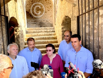 &Mu;&epsilon;&nu;&delta;ώ&nu;&eta; &sigma;&tau;&eta;&nu; &Alpha;&rho;&gamma;&omicron;&lambda;ί&delta;&alpha;: &Tau;ό&tau;&epsilon; &theta;&alpha; &alpha;&nu;&omicron;ί&xi;&epsilon;&iota; &tau;&omicron; &Mu;&pi;&omicron;ύ&rho;&tau;&zeta;&iota; - &laquo;&Sigma;&eta;&mu;&alpha;&nu;&tau;&iota;&kappa;ή &sigma;&tau;&iota;&gamma;&mu;ή &gamma;&iota;&alpha; &tau;&omicron; &Nu;&alpha;ύ&pi;&lambda;&iota;&omicron; &kappa;&alpha;&iota; &tau;&eta;&nu; &Epsilon;&lambda;&lambda;ά&delta;&alpha;&raquo; (&beta;ί&nu;&tau;&epsilon;&omicron;, &epsilon;&iota;&kappa;ό&nu;&epsilon;&sigmaf;)