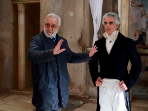 &Omicron; &laquo;&Kappa;&alpha;&pi;&omicron;&delta;ί&sigma;&tau;&rho;&iota;&alpha;&sigmaf;&raquo; &mu;&epsilon; &tau;&iota;&sigmaf; &xi;&epsilon;&chi;&omega;&rho;&iota;&sigma;&tau;έ&sigmaf; &alpha;&rho;&chi;έ&sigmaf; &pi;&omicron;&upsilon; &chi;&alpha;&lambda;ά&epsilon;&iota; &tau;&eta;&hellip; &sigma;&omicron;ύ&pi;&alpha; (&beta;ί&nu;&tau;&epsilon;&omicron;)