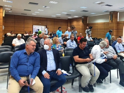 &Alpha;&nu;&delta;&rho;&iota;&alpha;&nu;ό&sigmaf; &kappa;&alpha;&iota; &Pi;&omicron;&upsilon;&lambda;ά&sigmaf; &sigma;&tau;&eta;&nu; &eta;&mu;&epsilon;&rho;ί&delta;&alpha; &tau;&eta;&sigmaf; &Omicron;&Kappa;&Epsilon; &Epsilon;&lambda;&lambda;ά&delta;&omicron;&sigmaf; &sigma;&tau;&omicron; &Epsilon;&rho;&gamma;&alpha;&tau;&omicron;ϋ&pi;&alpha;&lambda;&lambda;&eta;&lambda;&iota;&kappa;ό &Kappa;έ&nu;&tau;&rho;&omicron; &Alpha;&rho;&gamma;&omicron;&lambda;ί&delta;&alpha;&sigmaf; (&epsilon;&iota;&kappa;ό&nu;&epsilon;&sigmaf;)