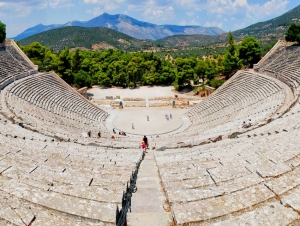 Αρχαίo Θέατρο Επιδαύρου: Τα δρομολόγια του ΚΤΕΛ για τις παραστάσεις