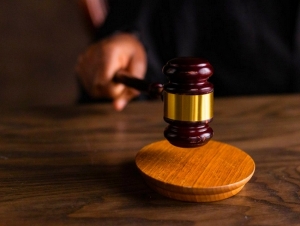 Πάτρα: Ασέλγησε 40 φορές στον ανήλικο ανιψιό του – Απαθέστατος στη δίκη ο θείος